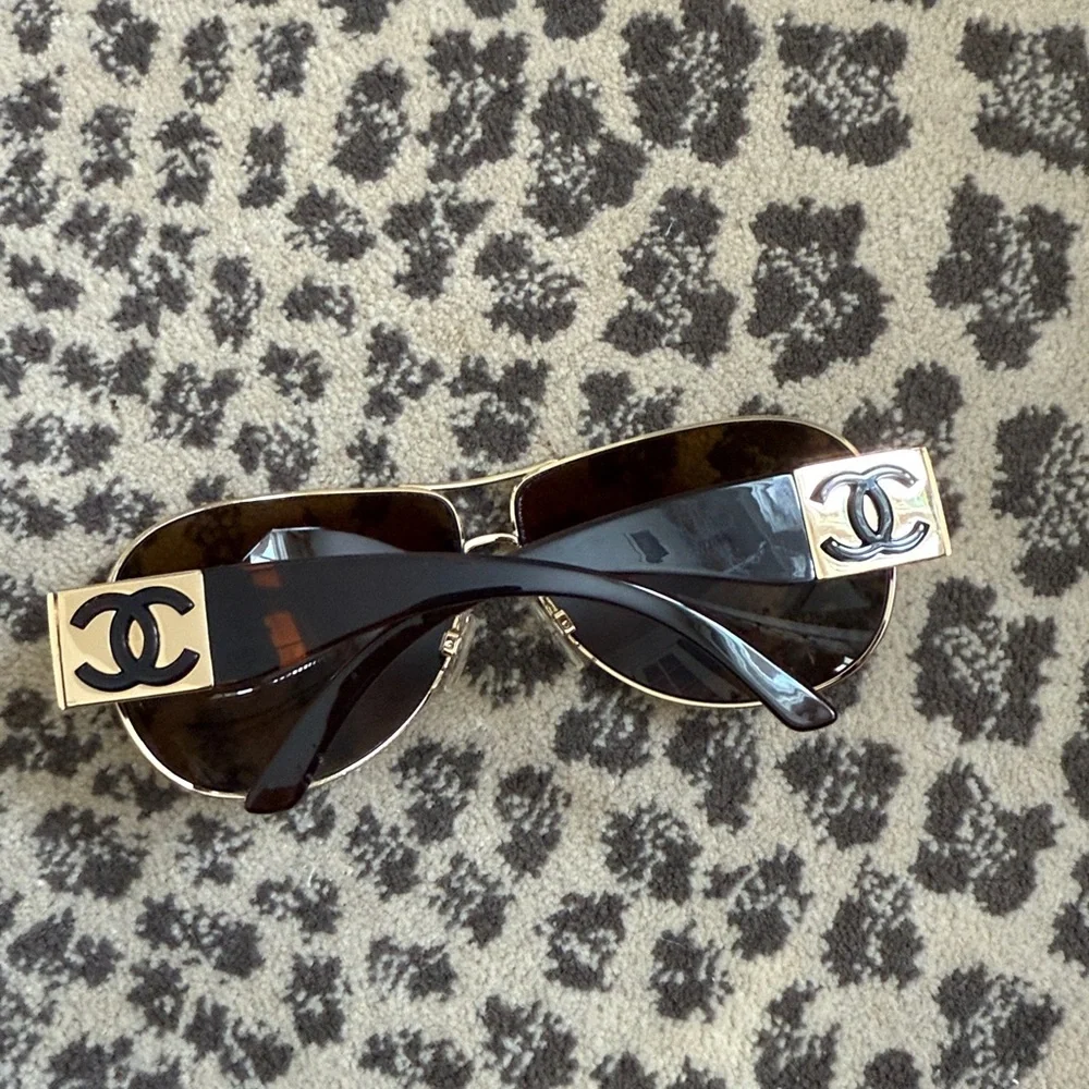 Chanel Gold Aviator Sunglasses - Picture 4 of 8